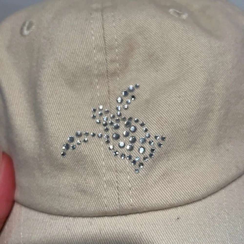 Turtle‎ bedazzled nude cream hat y2k